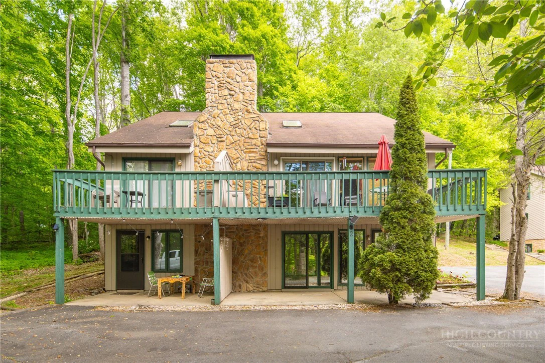Image number 1 for the current listing