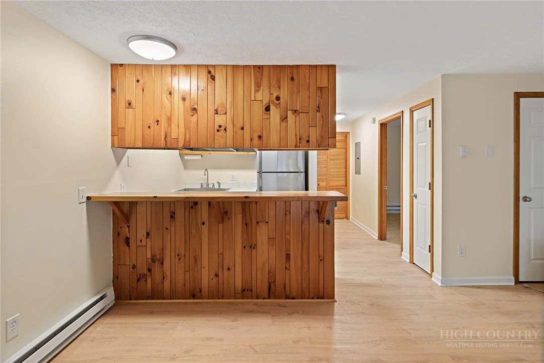 Image number 8 for the current listing
