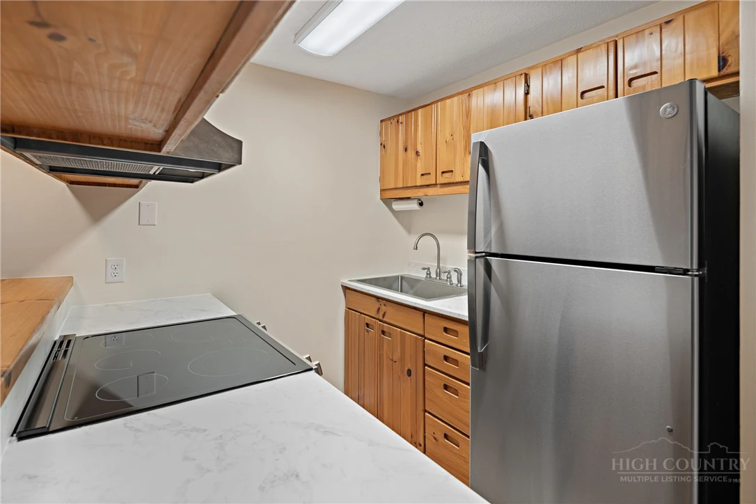 Image number 11 for the current listing