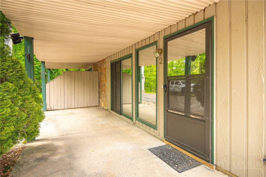 Image number 18 for the current listing