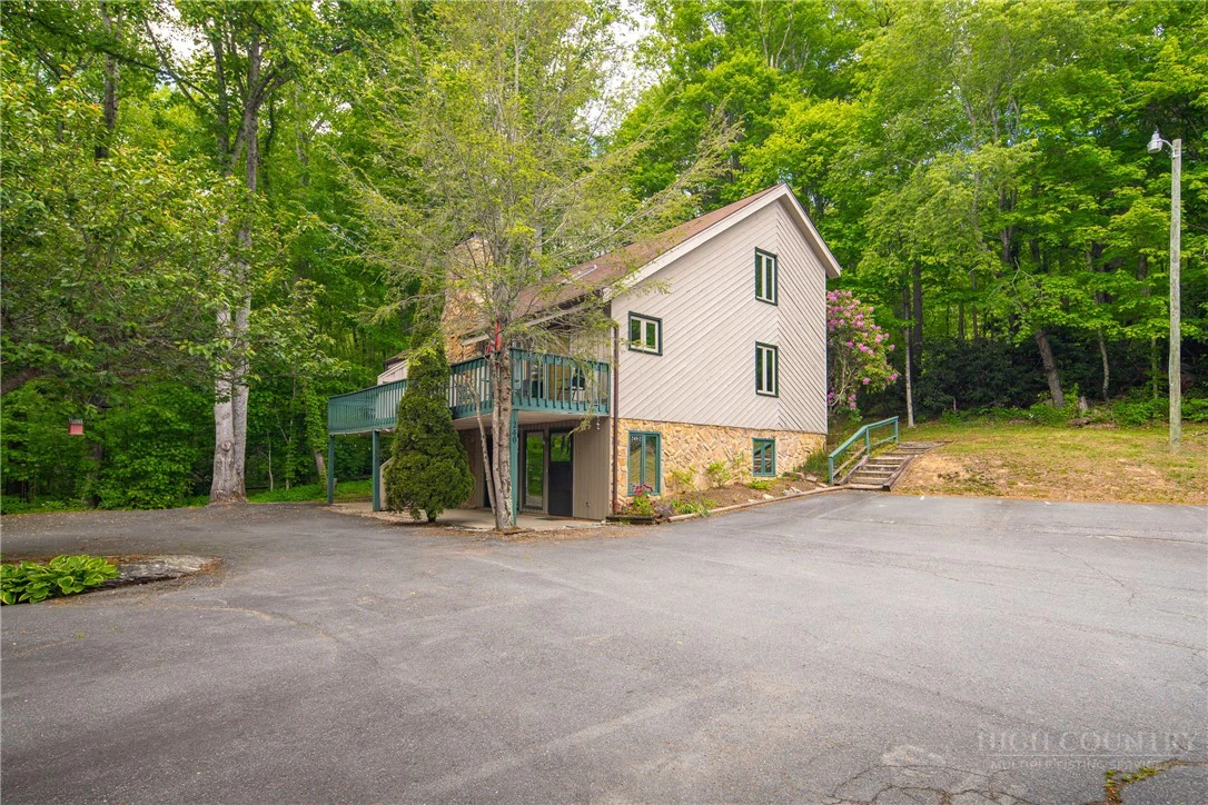 Image number 20 for the current listing