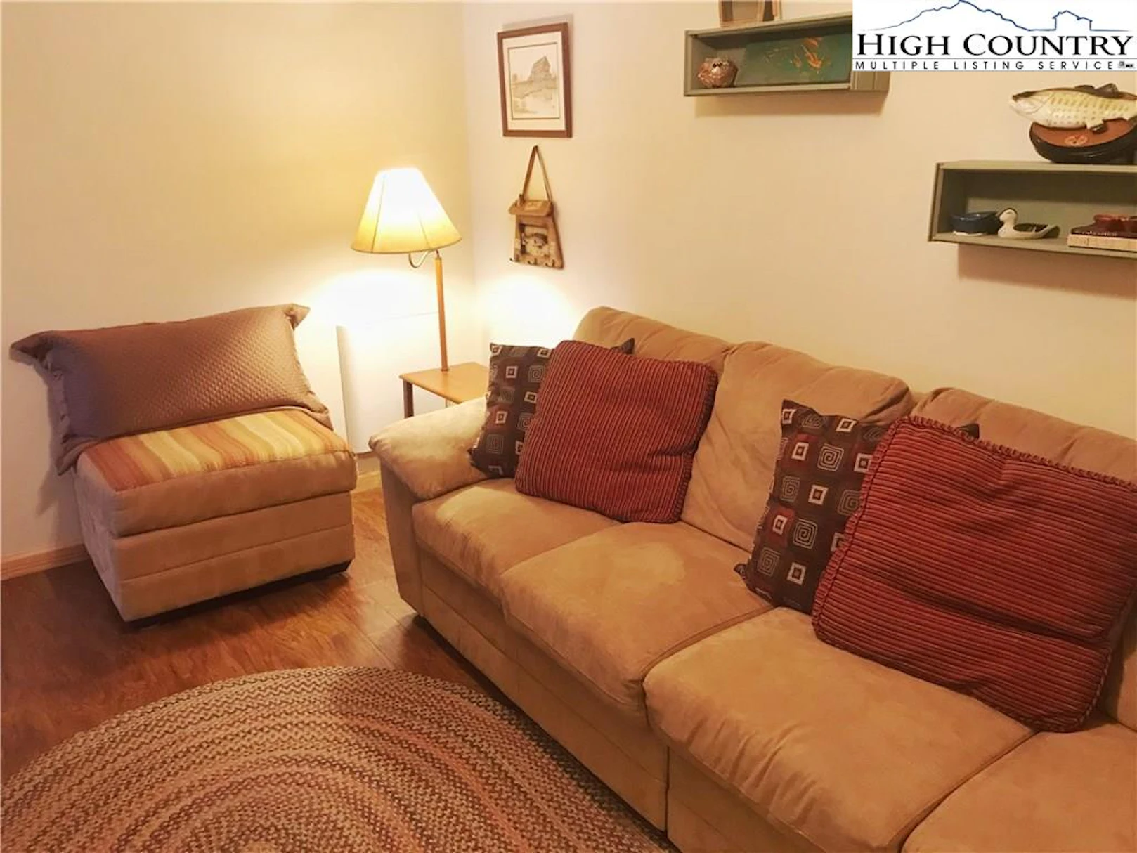 Image number 6 for the current listing