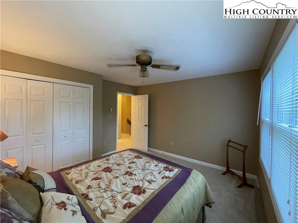 Image number 10 for the current listing