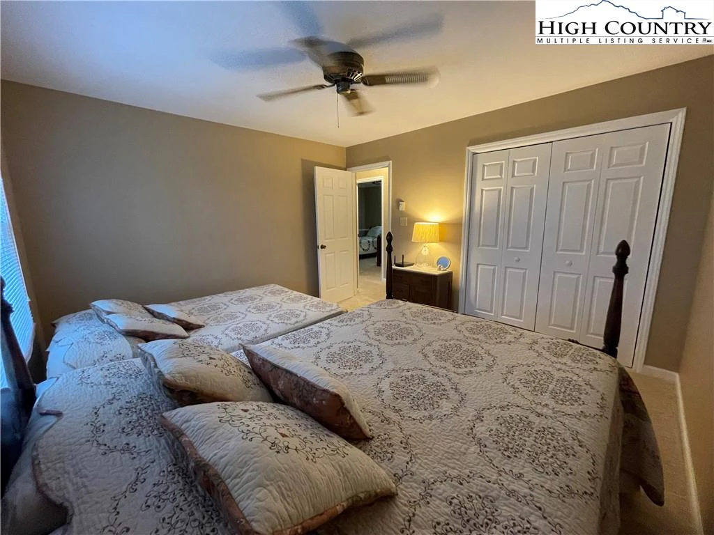 Image number 2 for the current listing