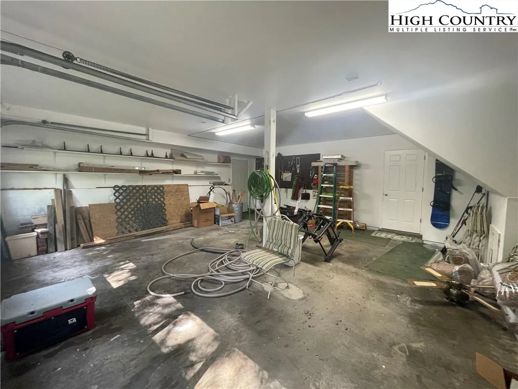 Image number 21 for the current listing