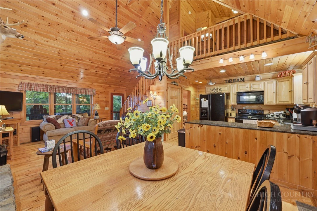Image number 2 for the current listing