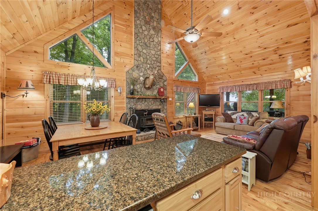 Image number 3 for the current listing