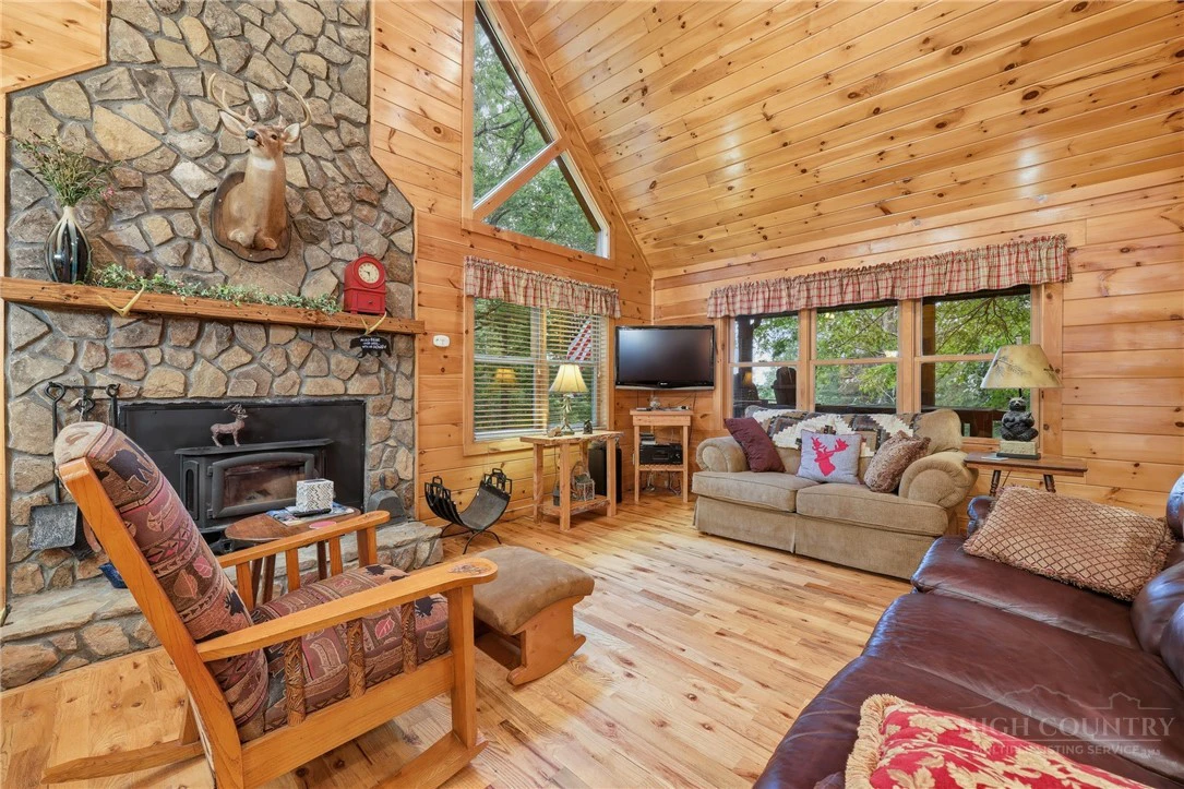 Image number 4 for the current listing