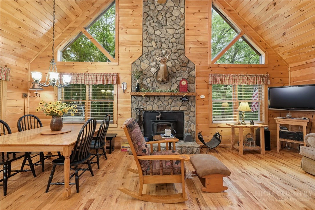 Image number 10 for the current listing