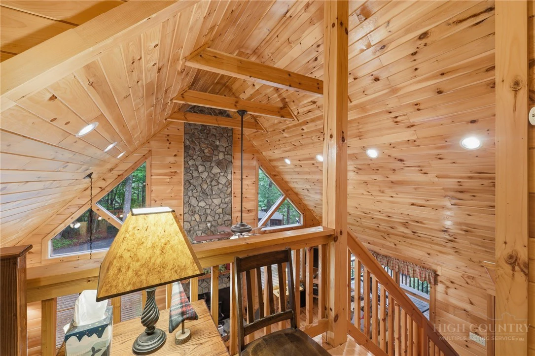 Image number 12 for the current listing