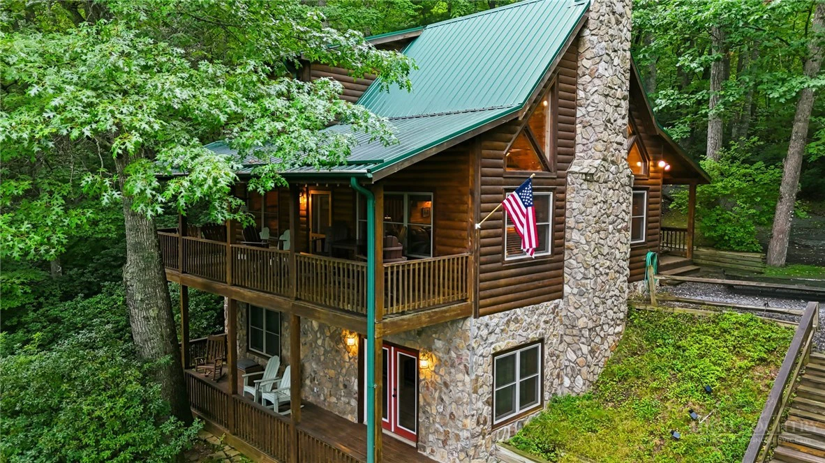 Image number 18 for the current listing