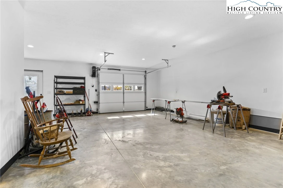 Image number 9 for the current listing