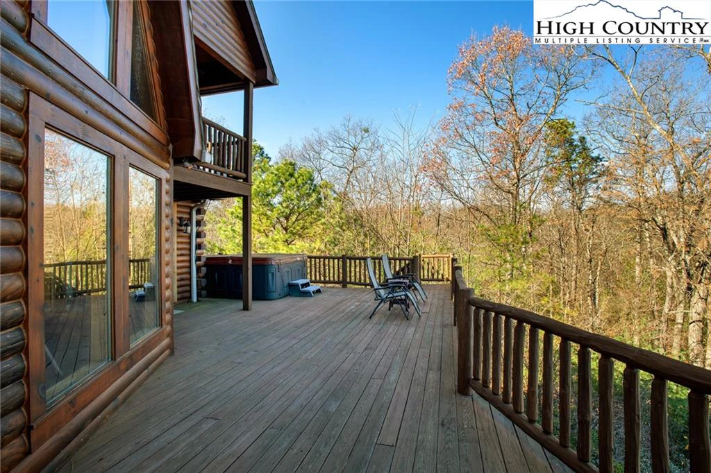 Image number 15 for the current listing