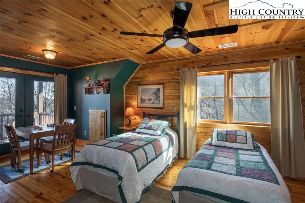 Image number 12 for the current listing