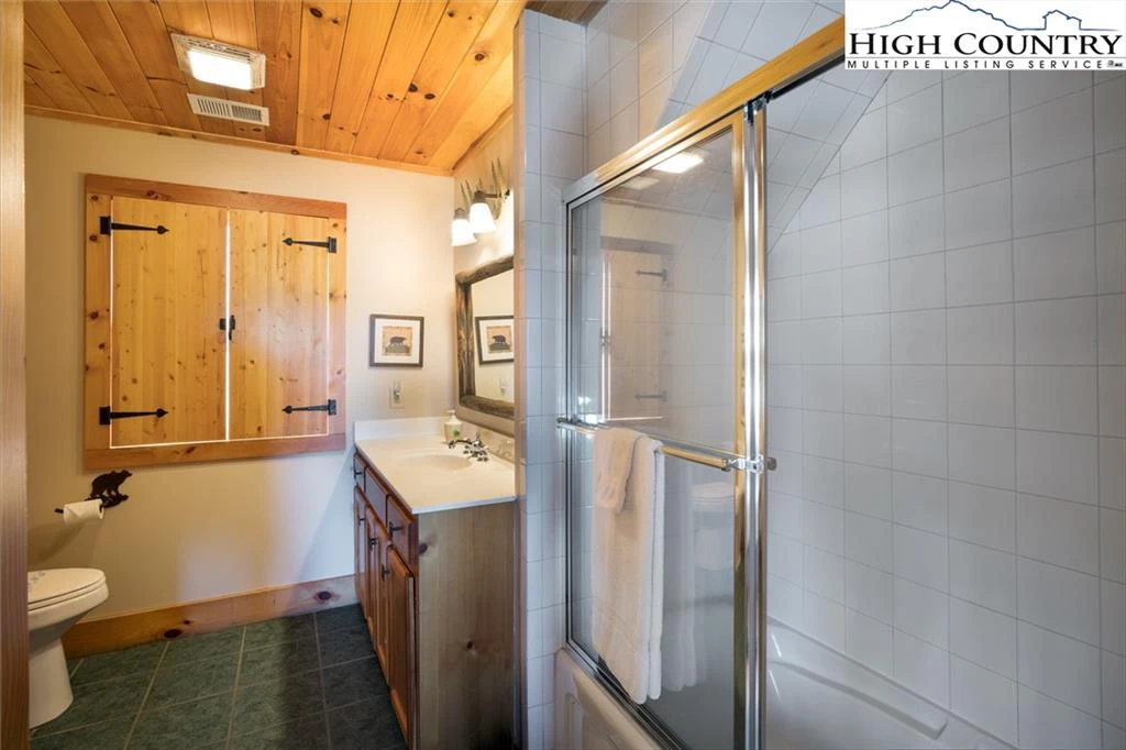 Image number 11 for the current listing