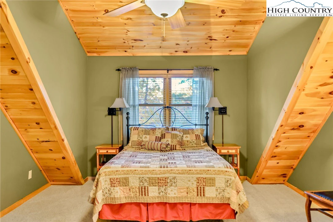 Image number 8 for the current listing