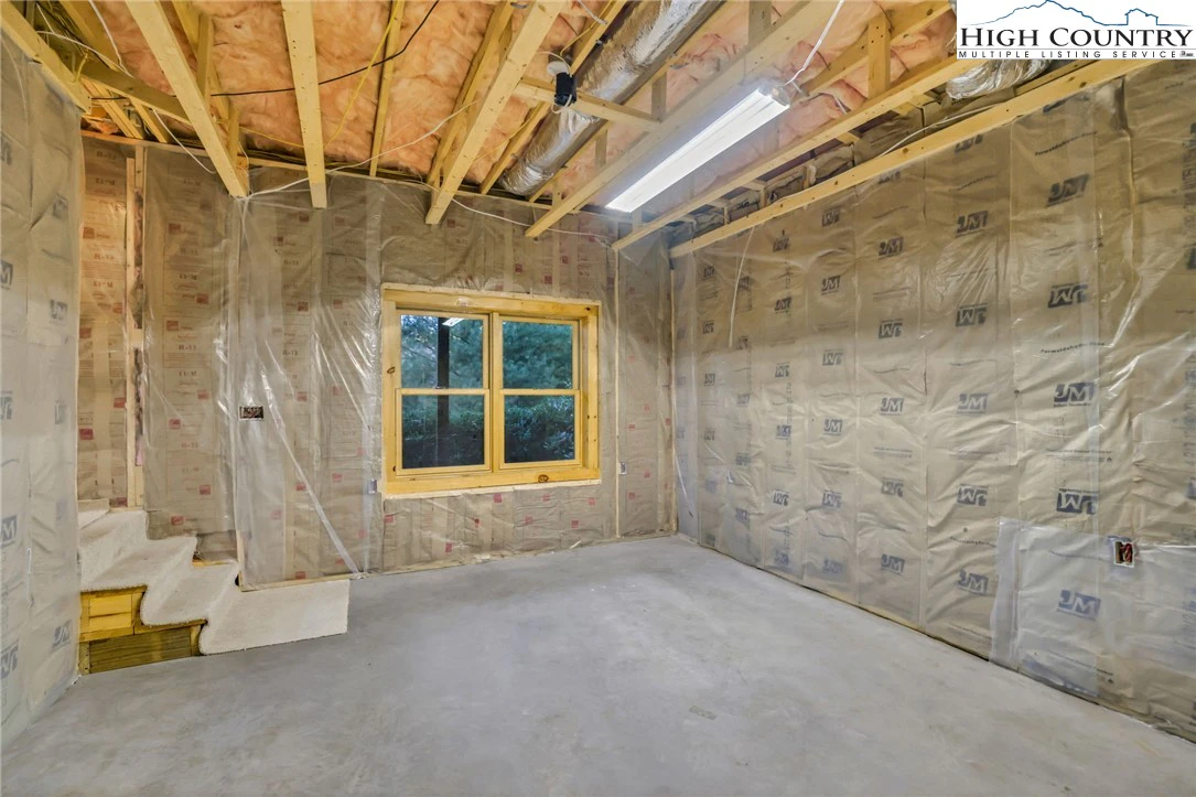 Image number 2 for the current listing