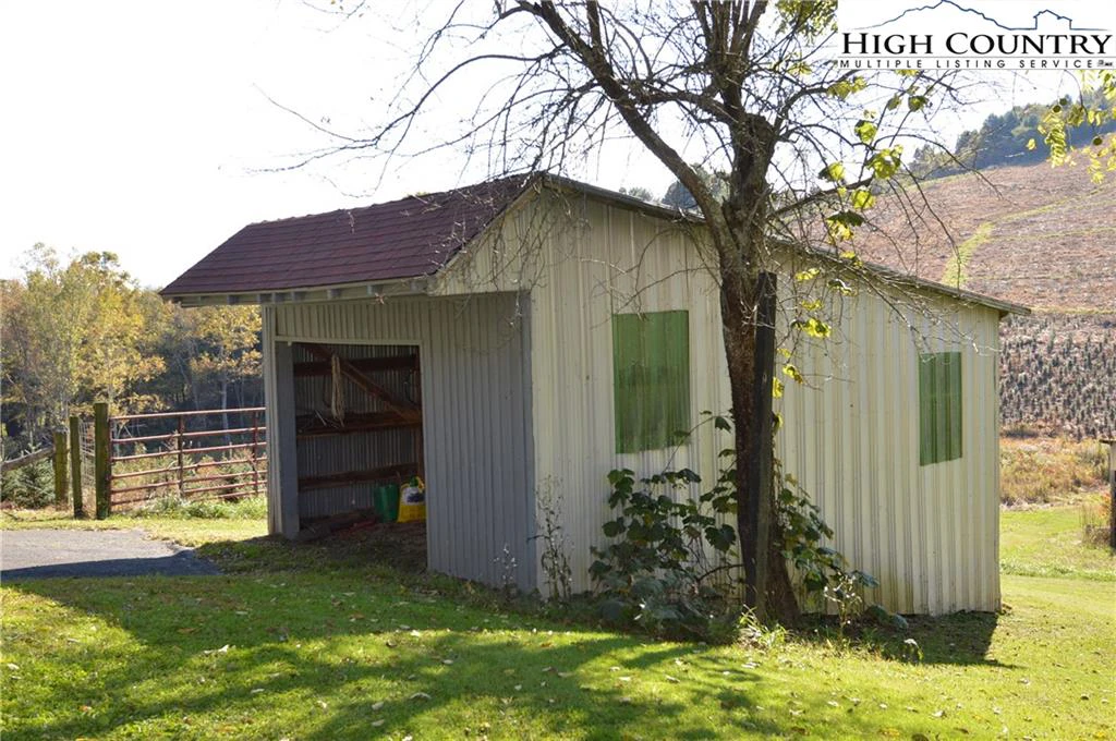 Image number 11 for the current listing