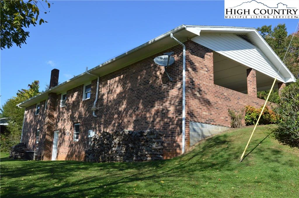 Image number 2 for the current listing