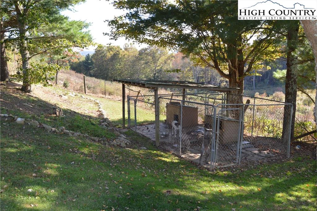 Image number 15 for the current listing