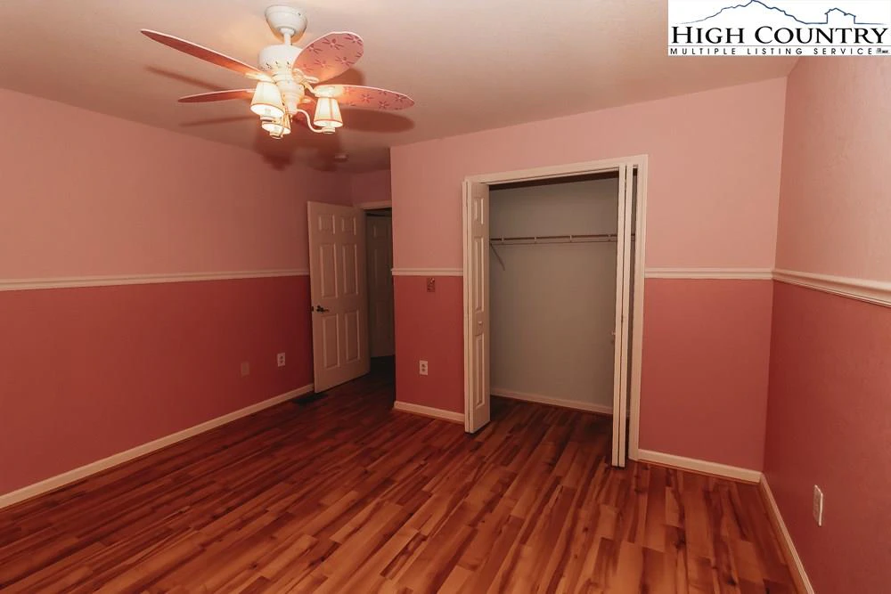 Image number 6 for the current listing