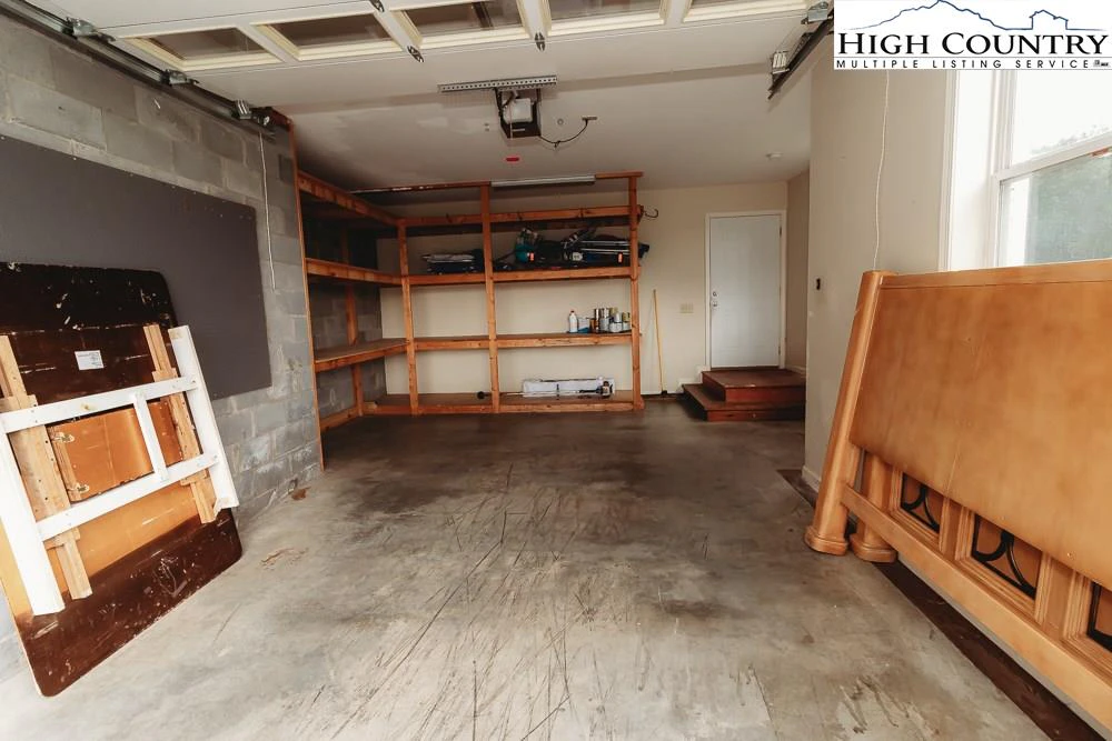 Image number 14 for the current listing