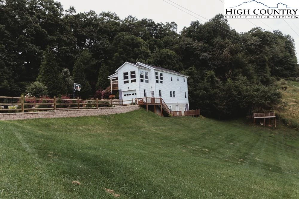 Image number 18 for the current listing