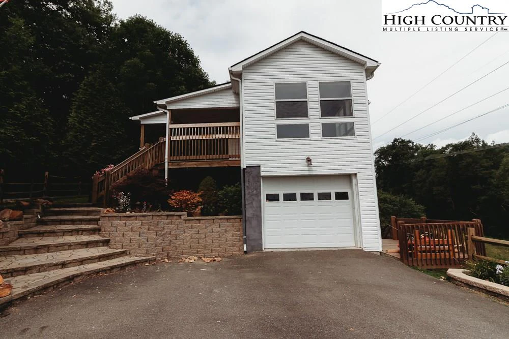 Image number 19 for the current listing