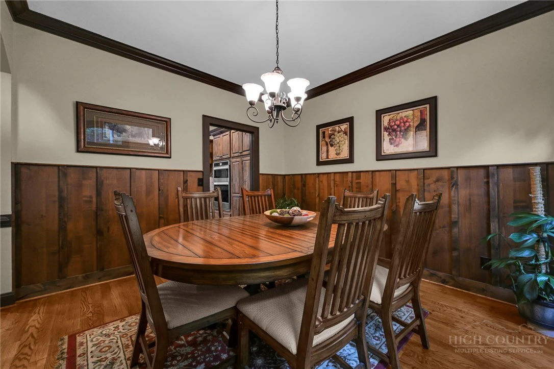 Image number 10 for the current listing