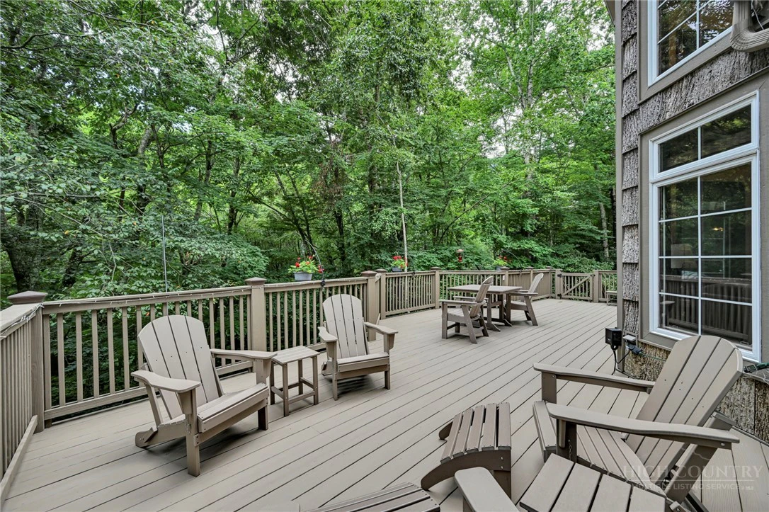 Image number 18 for the current listing
