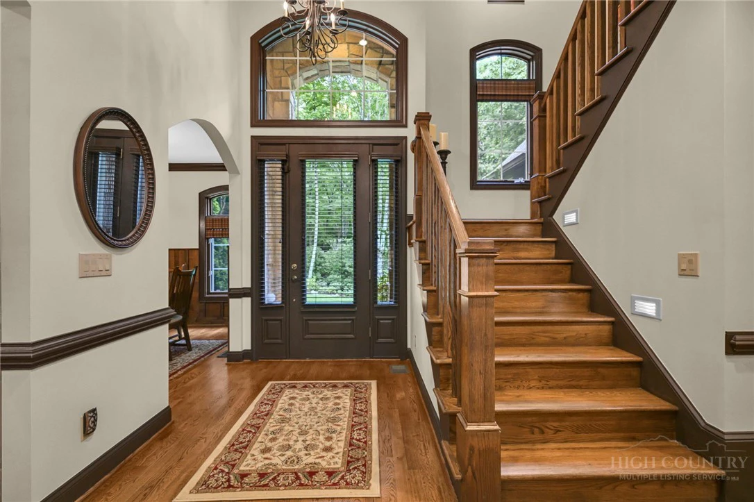 Image number 20 for the current listing