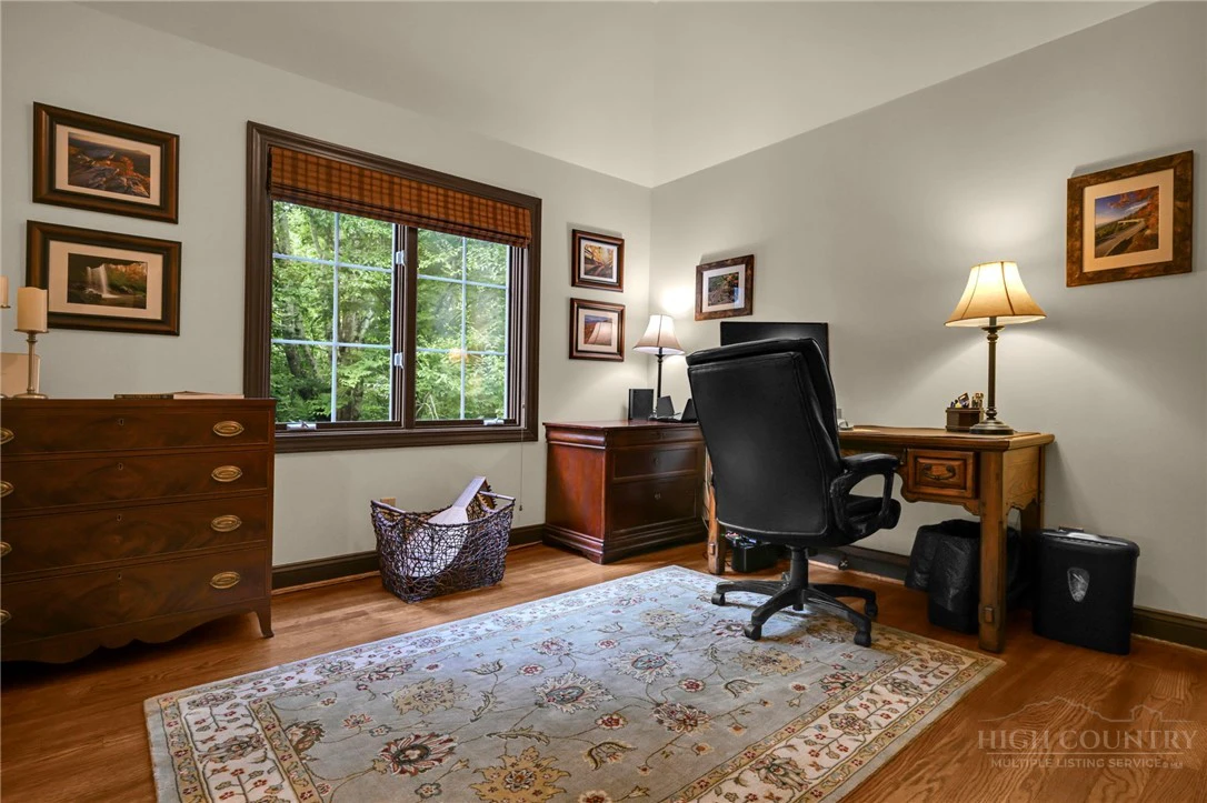 Image number 22 for the current listing