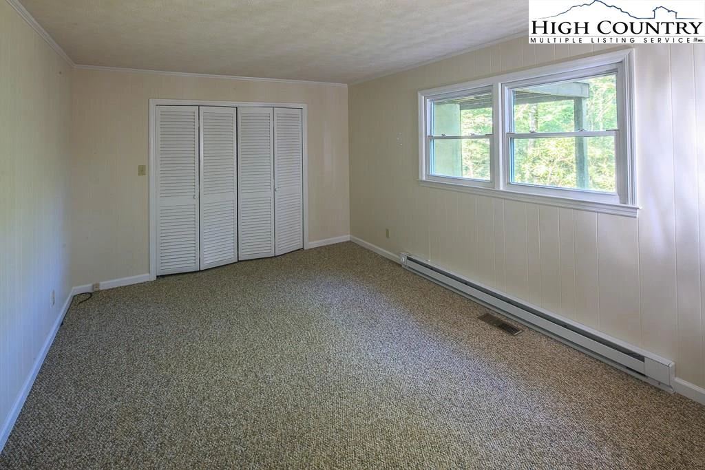 Image number 10 for the current listing