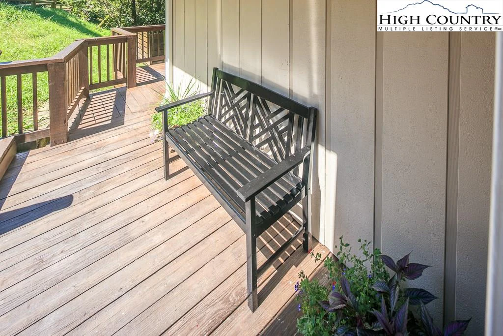 Image number 4 for the current listing