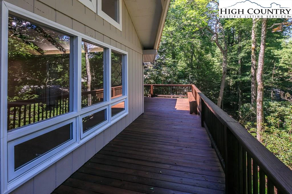 Image number 3 for the current listing