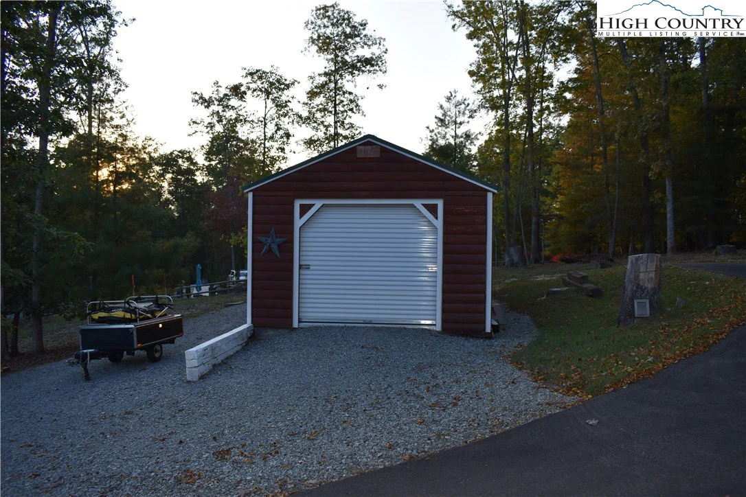 Image number 5 for the current listing