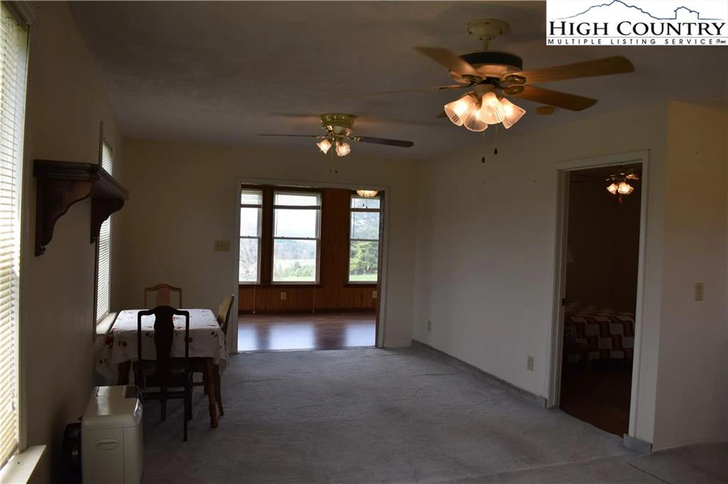 Image number 12 for the current listing