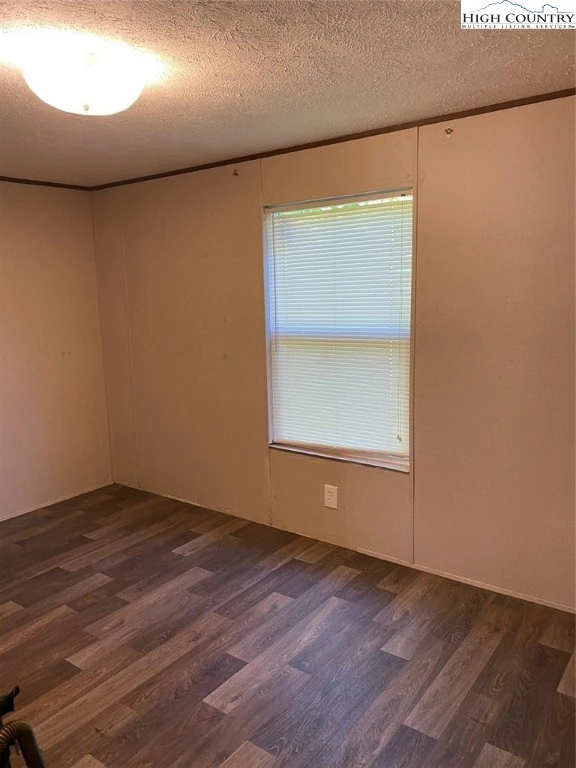 Image number 3 for the current listing