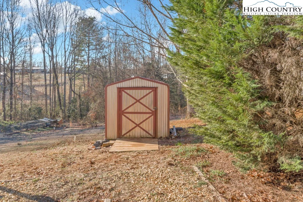 Image number 3 for the current listing