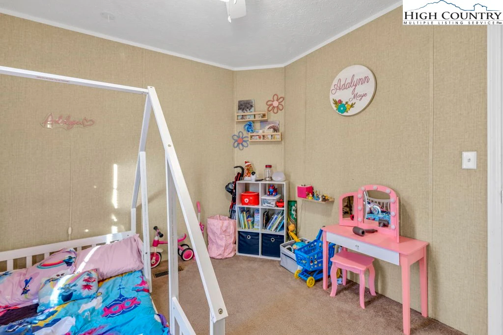Image number 2 for the current listing