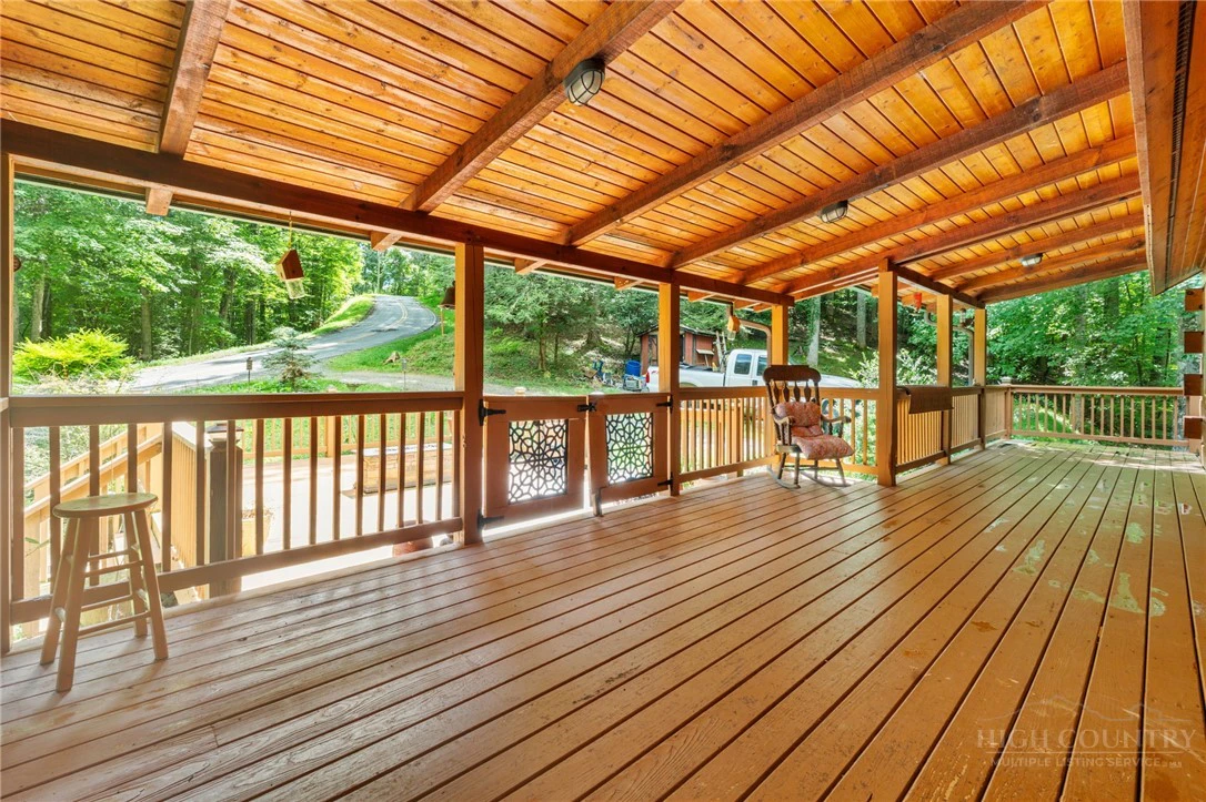 Image number 10 for the current listing