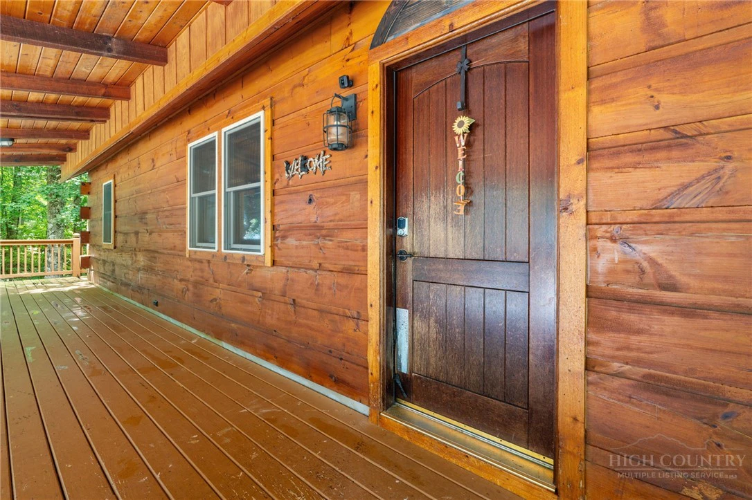 Image number 13 for the current listing