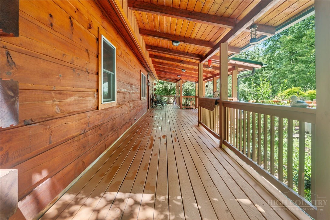 Image number 14 for the current listing