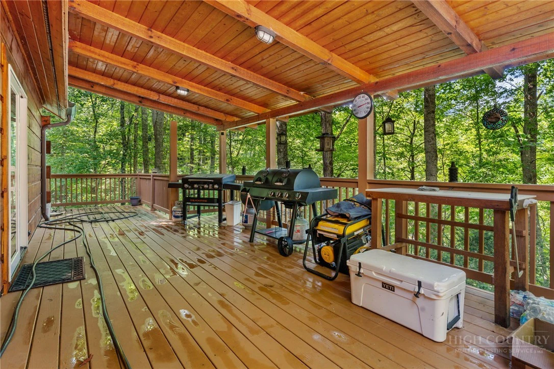 Image number 15 for the current listing