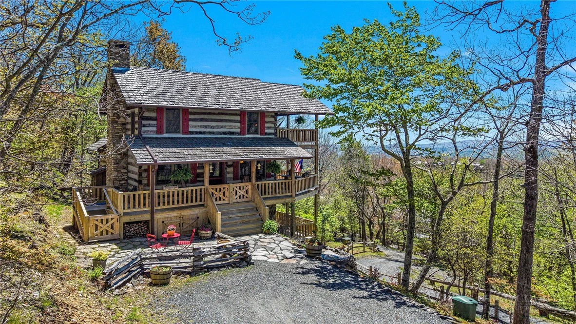 Image number 1 for the current listing