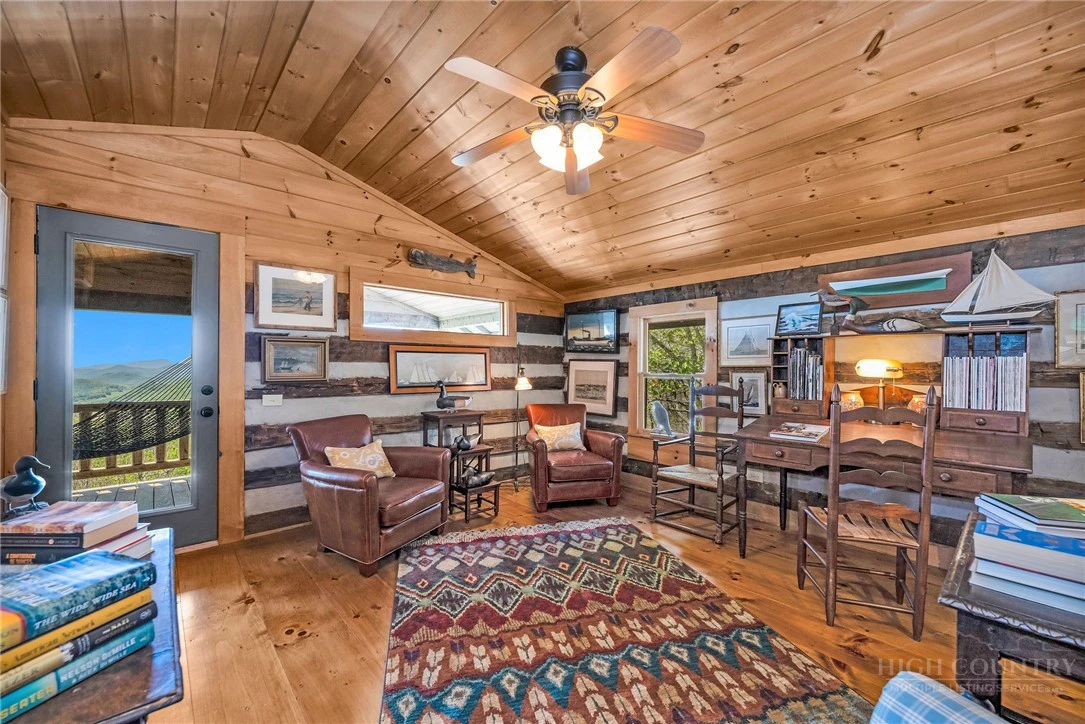 Image number 9 for the current listing