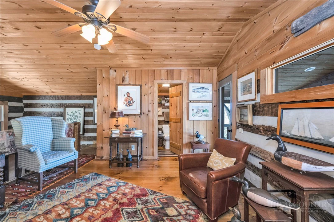 Image number 11 for the current listing