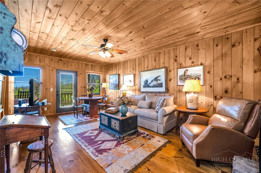 Image number 16 for the current listing