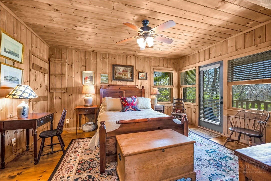 Image number 21 for the current listing
