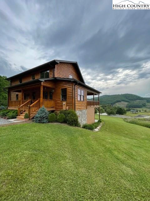 Image number 1 for the current listing